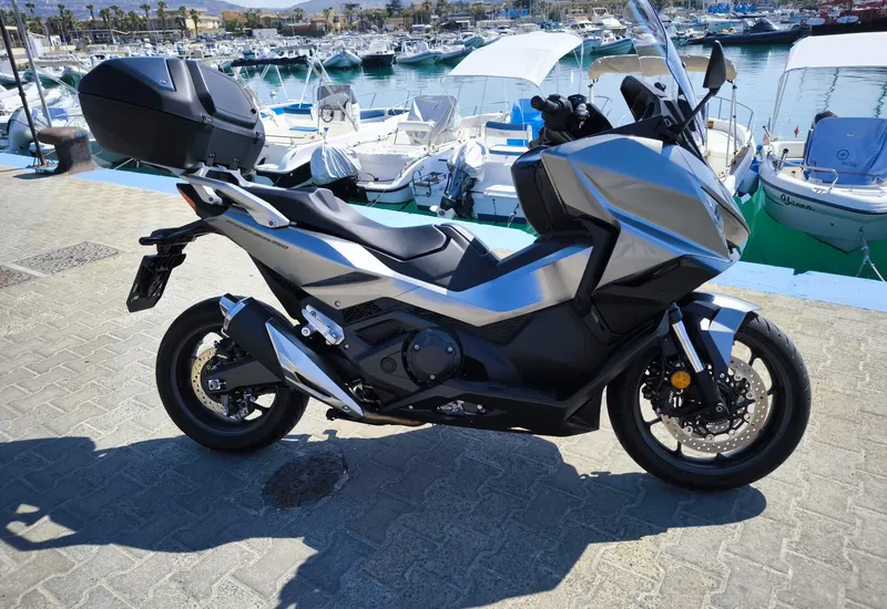 Honda Forza 750